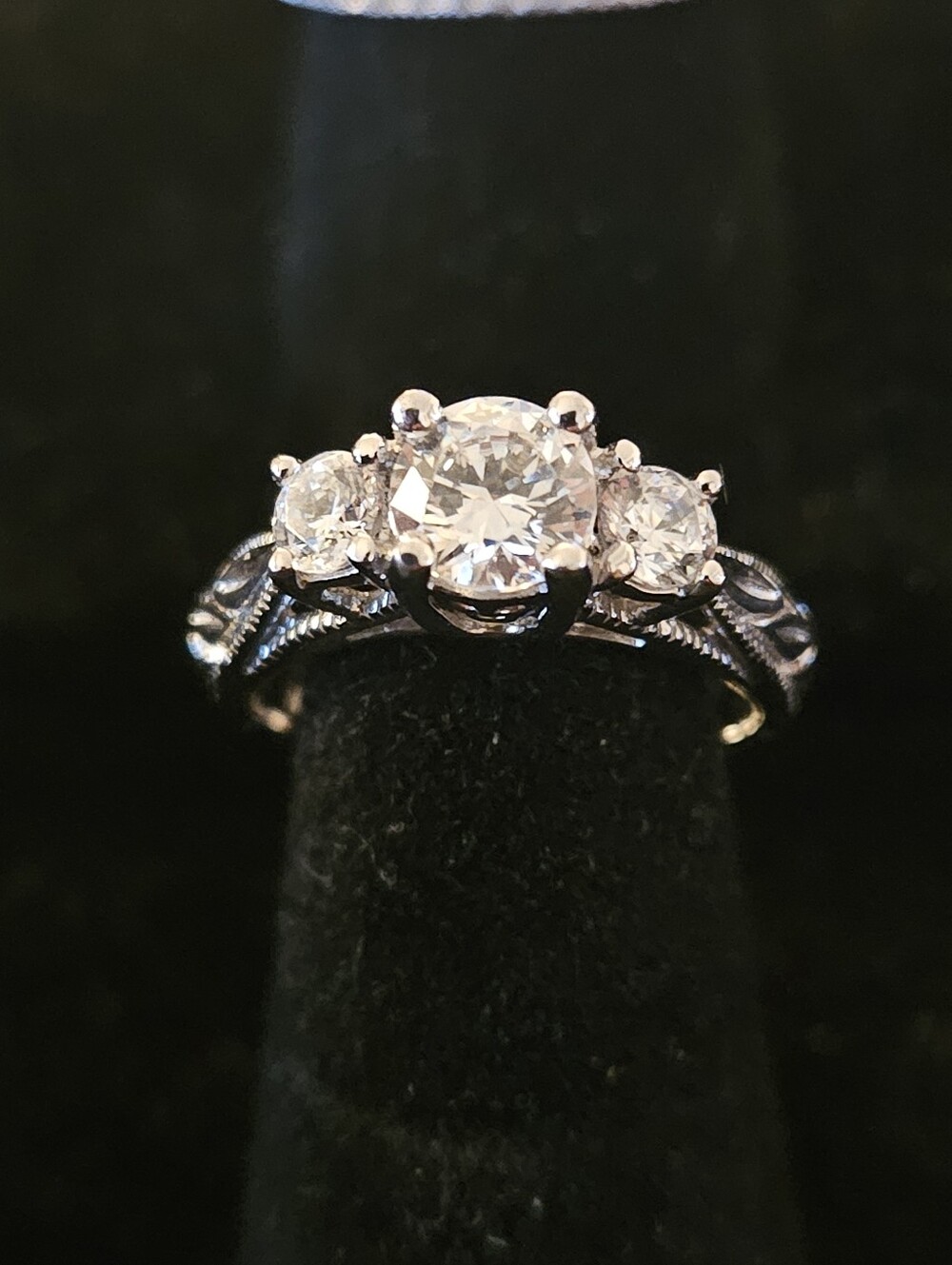 Ross-Simons Sterling Silver Cubic Zirconia ring Size : 5